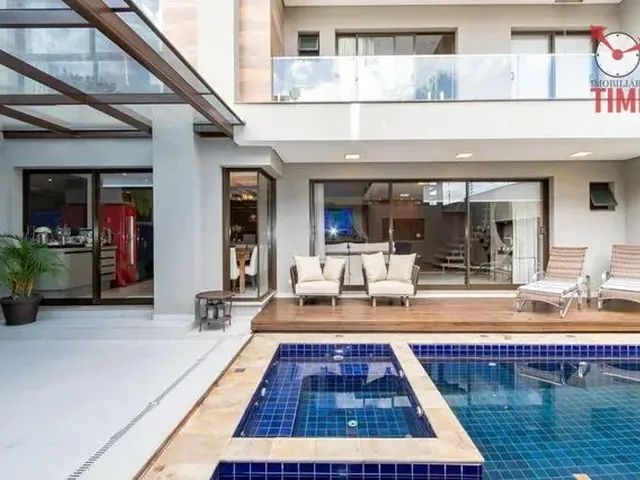 Imagem: Casa com 4 Dormitórios À Venda, 300 M²