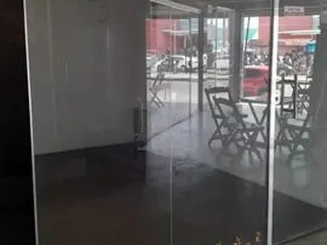 Imagem 2: Alugo Loja Comercial/Dentro de Uma Galeria no Nova Cidade/R$ 1.100 + Caução/Excelente