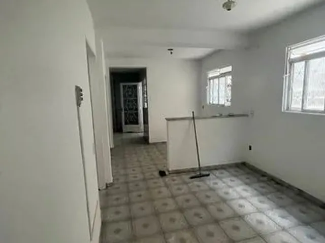 Imagem 1: Casa - Bairro Maria Helena, 3 Quartos e Espaço Externo