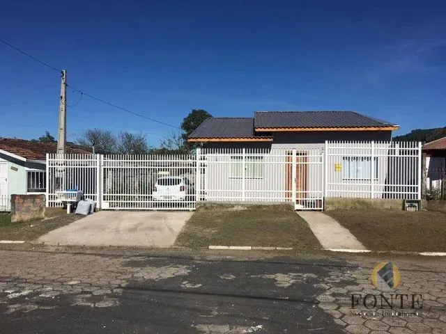 Imagem: A casa possui 2 Dormitórios, 1 Banheiro, 1 Vaga na