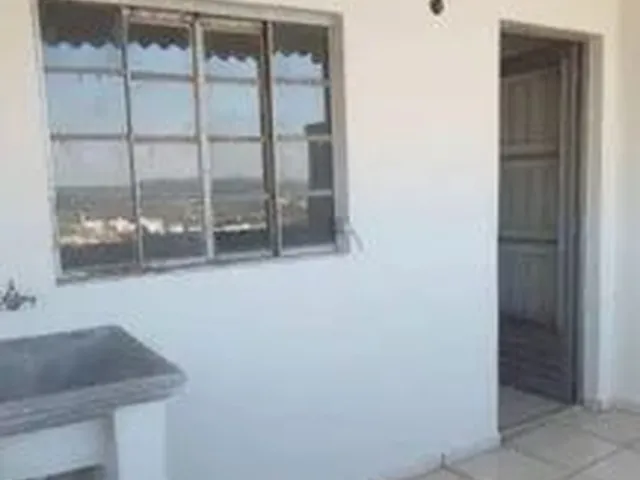 Imagem: A casa possui 1 Dormitório, 1 Banheiro, 40m² de Área e