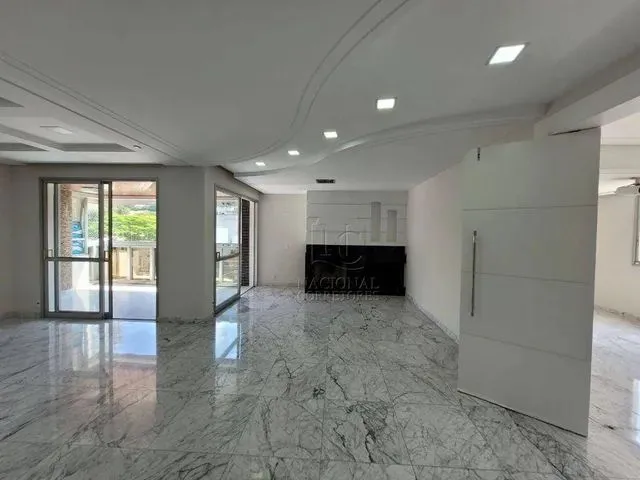 Imagem: Apartamento com 4 Dormitórios, 330 M²