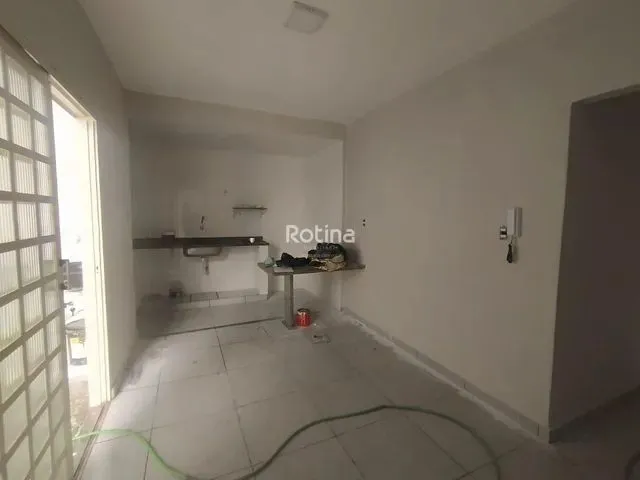 Imagem 5: Casa para Alugar, 3 Quartos, 1 Suíte, 1 Vaga, Presidente Roosevelt - Uberlândia/Mg - R
