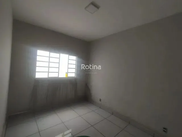 Imagem 8: Casa para Alugar, 3 Quartos, 1 Suíte, 1 Vaga, Presidente Roosevelt - Uberlândia/Mg - R