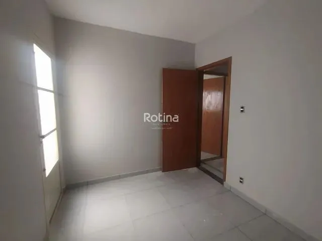 Imagem 2: Casa para Alugar, 3 Quartos, 1 Suíte, 1 Vaga, Presidente Roosevelt - Uberlândia/Mg - R
