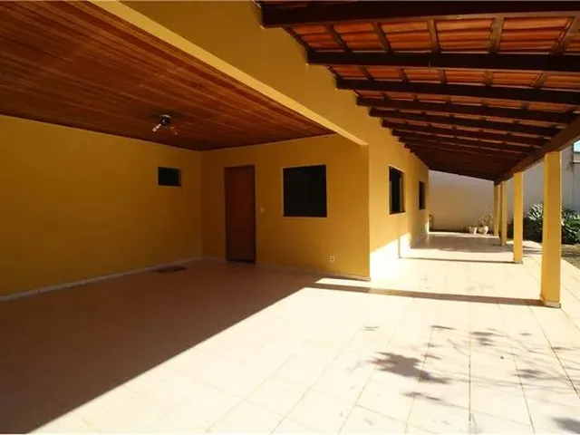 Imagem: Casa de 03 Quartos em Condomínio Fechado!
