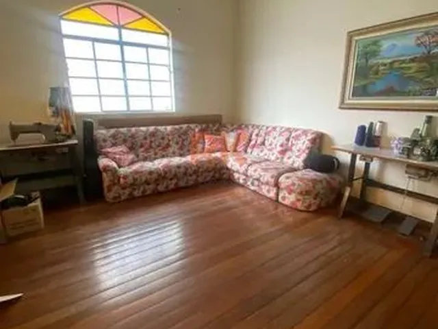 Imagem: Casa À Venda, 3 Quartos, 1 Suíte, 4 Vagas