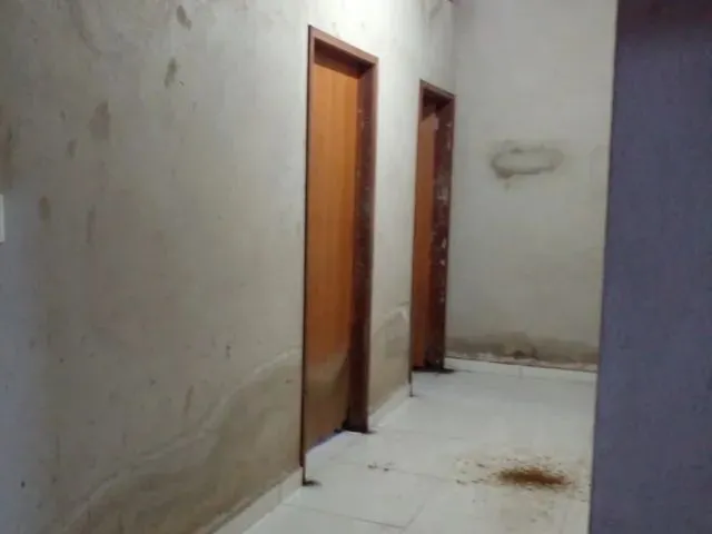 Imagem: O depósito possui 4 Vagas na garagem, 487m² de Área e