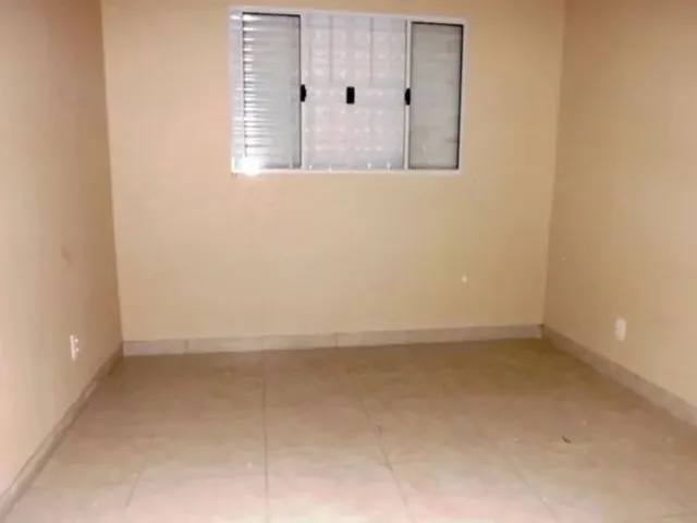 Imagem 8: Casa para Venda Possui 190 Metros Quadrados com 2 Quartos em Feu Rosa - Serra Espírito