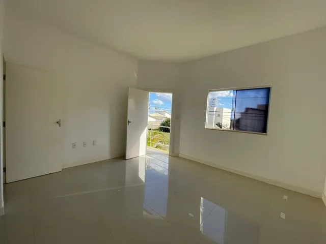 Imagem 3: Casa para Aluguel com 135M2 com 3 Quartos e Varanda - Jardim Candeias