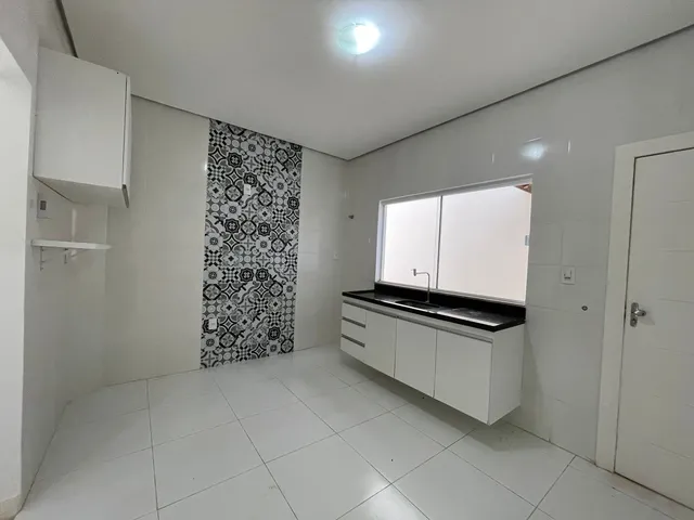 Imagem 2: Casa para Aluguel com 135M2 com 3 Quartos e Varanda - Jardim Candeias