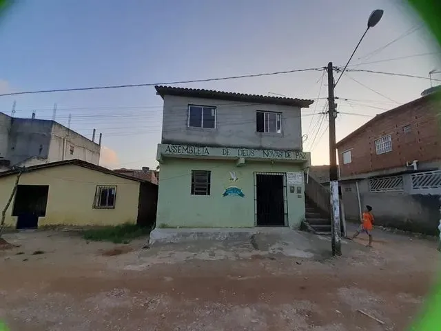 Imagem: A casa possui 3 Dormitórios, 3 Banheiros, 240m² de Área