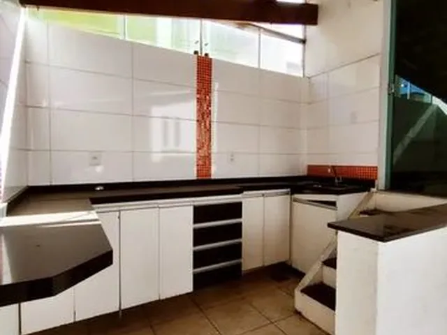 Imagem 4: Casa, Centro de Contagem, 3 Quartos