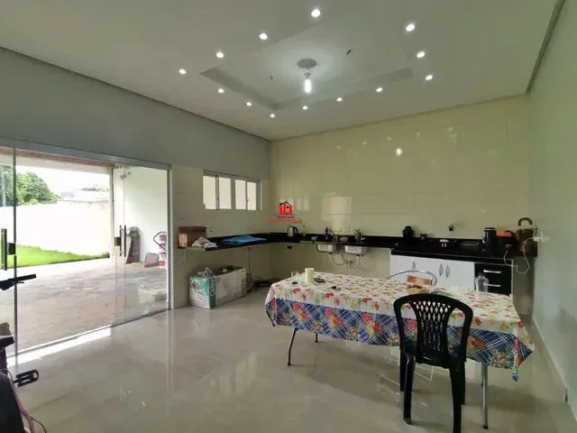 Imagem 8: Casa de Condomínio Térrea para Venda com 250 Metros Quadrados com 3 Quartos em da Paz