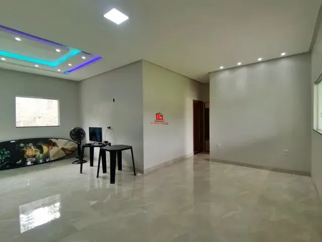 Imagem 2: Casa de Condomínio Térrea para Venda com 250 Metros Quadrados com 3 Quartos em da Paz