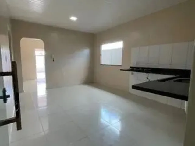 Imagem 8: Casa Grande e Espaçosa Reformada para Venda