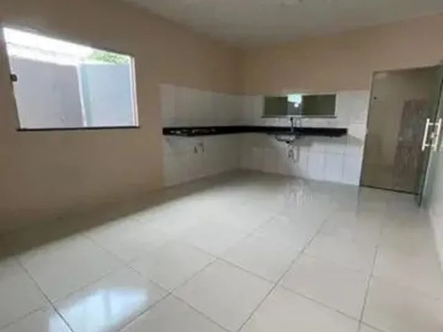 Imagem 2: Casa Grande e Espaçosa Reformada para Venda