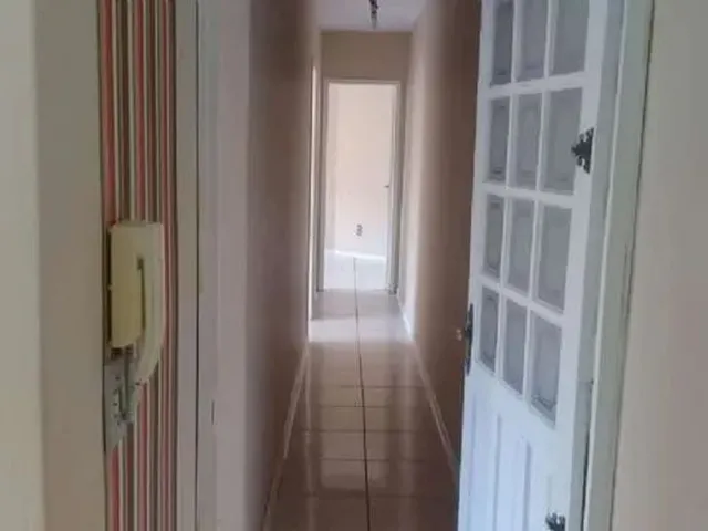 Imagem: O apartamento possui 2 Dormitórios, 1 Suíte, 2 Banheiros,