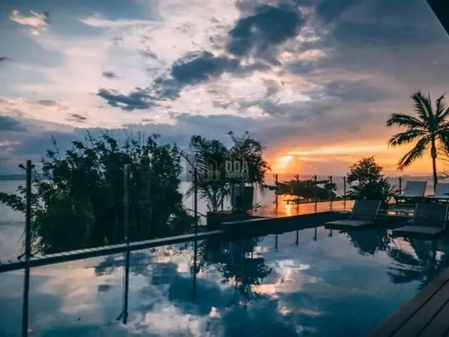 Imagem: Mansão Cinematográfica em Cacupé, em