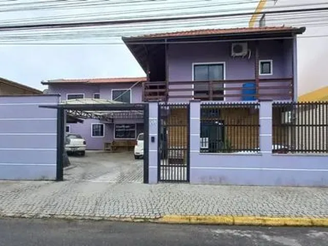 Imagem: Casas (3) em Terreno Medindo 17X17 no Centro