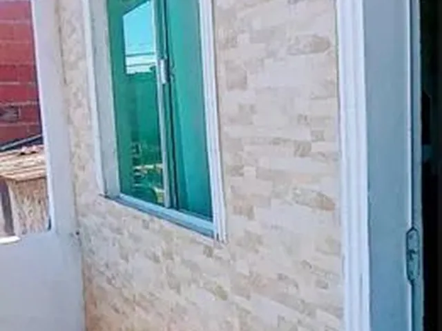 Imagem 1: Incluso Água e Luz) Alugo Kitnet Semimobiliada