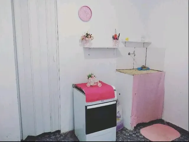 Imagem 6: Incluso Água e Luz) Alugo Kitnet Semimobiliada