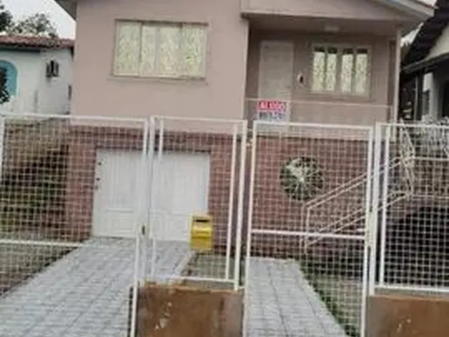 Imagem: A casa possui 2 Dormitórios, 2 Banheiros, 1 Vaga na