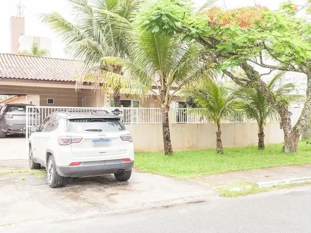 Imagem: Casa 04 Suítes 04 Vagas de Garam em Caiobá