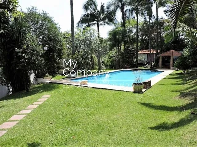 Imagem: A casa possui 5 Dormitórios, 2 Suítes, 5 Banheiros, 5