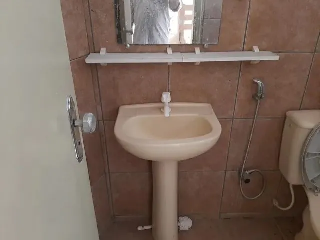 Imagem 6: Aluga-Se Apartamento de Um Quarto Semi Mobiliado