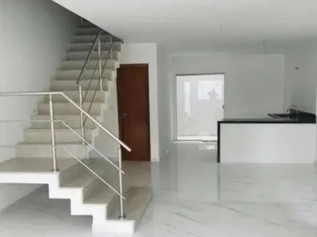 Imagem: Casa Duplex com 03 Dormitórios À Venda