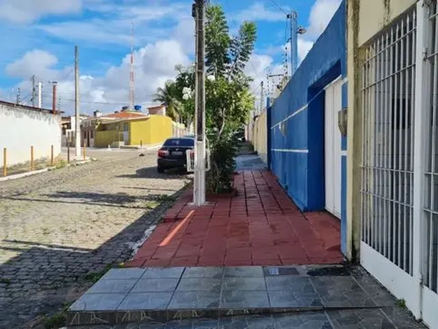 Imagem 7: Casa para Vender com 4 Quartos, 2 Suites, em Candelária em Natal Rn, Lado da Sombra