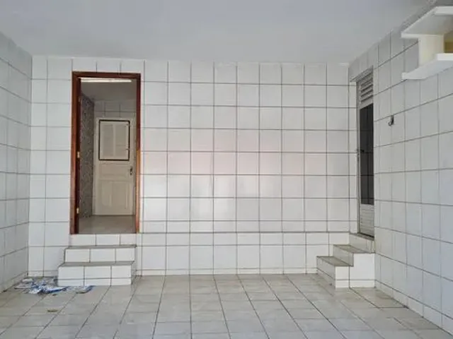 Imagem 5: Casa para Vender com 4 Quartos, 2 Suites, em Candelária em Natal Rn, Lado da Sombra