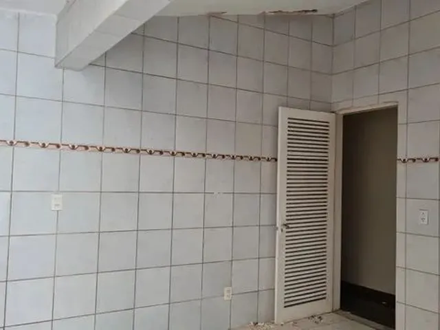 Imagem 4: Casa para Vender com 4 Quartos, 2 Suites, em Candelária em Natal Rn, Lado da Sombra