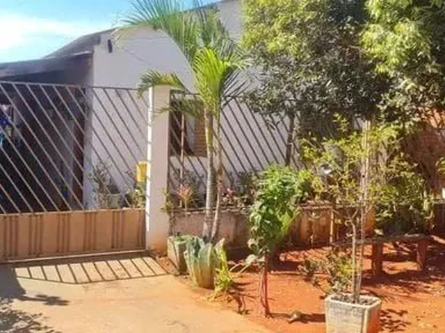 Imagem: A casa possui 2 Dormitórios, 1 Banheiro e está localizado