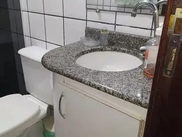 Imagem 9: 04- Casa no Bairro de Fátima na Serra - Es
