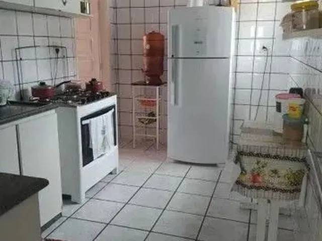 Imagem 2: 04- Casa no Bairro de Fátima na Serra - Es