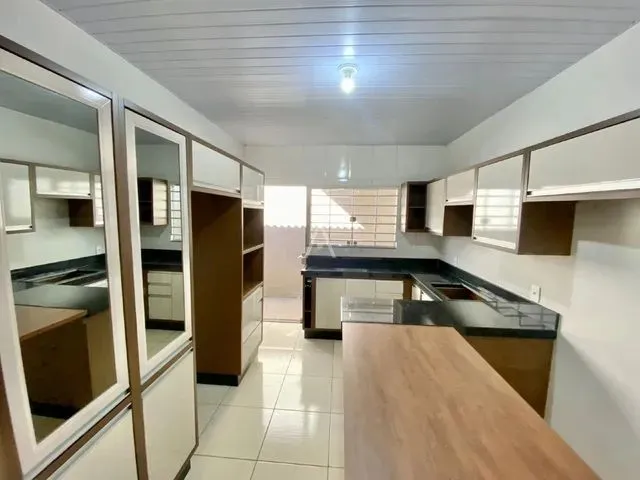 Imagem: Casa Residencial 3 Quartos À Venda no Bairro