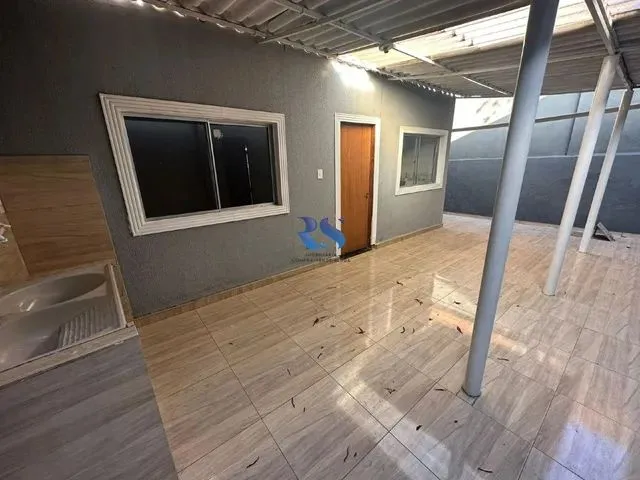 Imagem 1: Casa de 02 Quartos em Justinopolis, Próximo a Todo Tipo de Comércios e Shopping De