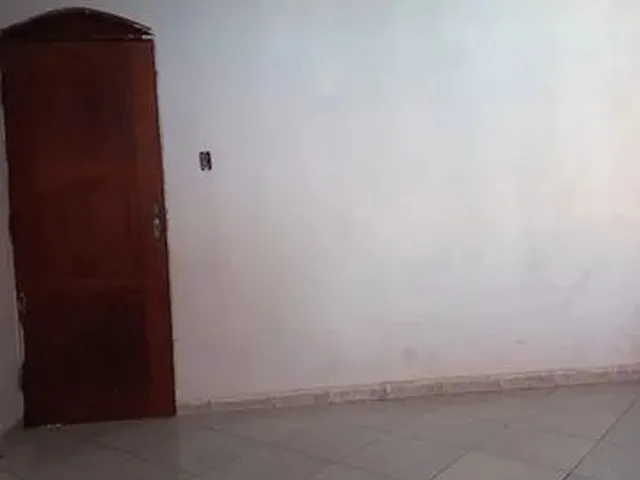 Imagem 6: Casa no Coqueiro, 2 Quartos R$: 1.500,00
