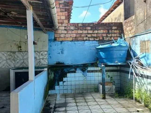 Imagem 2: Casa no Coqueiro, 2 Quartos R$: 1.500,00
