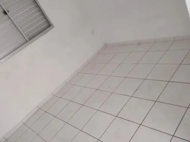 Imagem: O apartamento possui 2 Dormitórios, 1 Banheiro, 1 Vaga na