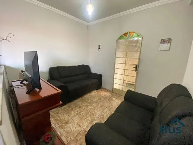 Imagem 3: Excelente Casa Duplex, Disponível para Locação: com 2 Quartos, Suíte com Varanda e 2