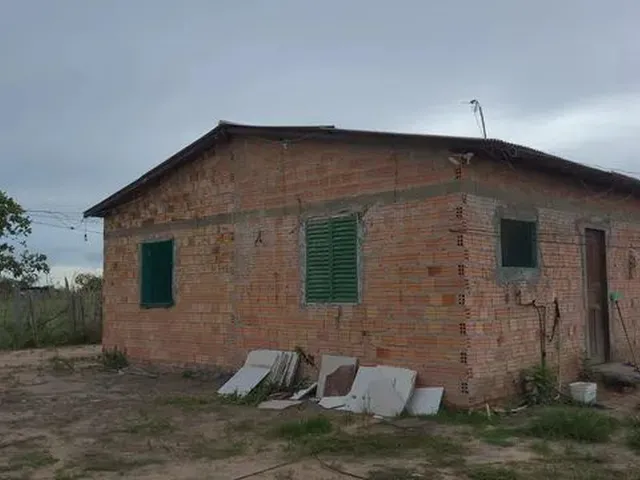 Imagem: Terreno com Casa Feita