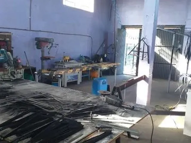 Imagem 3: Vendo Ponto Comercial com Duas Casas no Terreno