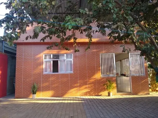 Imagem: A casa possui 2 Dormitórios, 1 Suíte, 3 Banheiros, 69m²