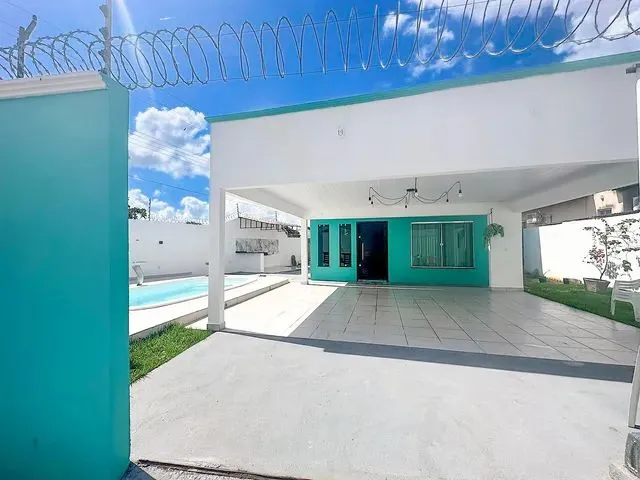 Imagem: Linda Casa de Esquina com 3 Dormitórios