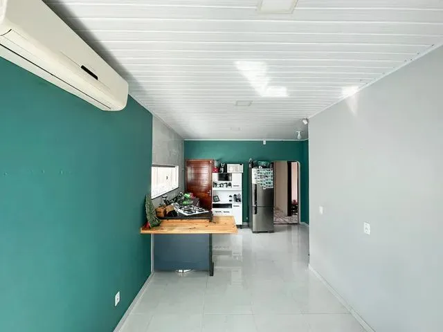 Imagem 15: Linda Casa de Esquina com 3 Dormitórios Sendo 1 Suíte = Apta a Financiamento