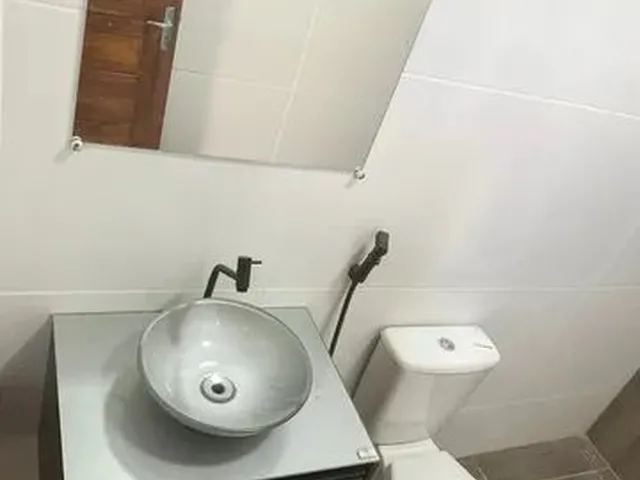 Imagem 13: Linda Casa de Esquina com 3 Dormitórios Sendo 1 Suíte = Apta a Financiamento