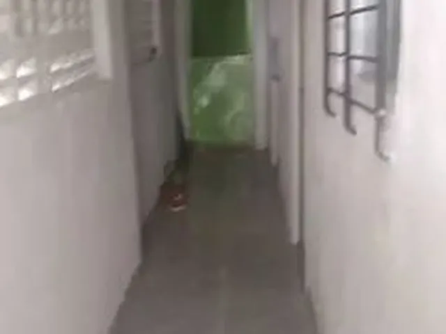 Imagem: Quarto Aluga-Se 2 Cômodos e Banheiro !
